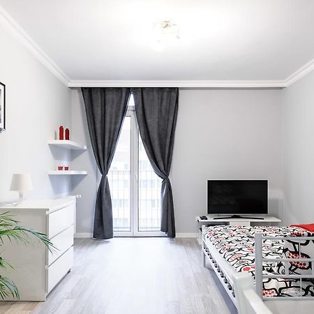 Ferienwohnung Apartament Grojecka Korotynskiego Warschau Zimmer foto